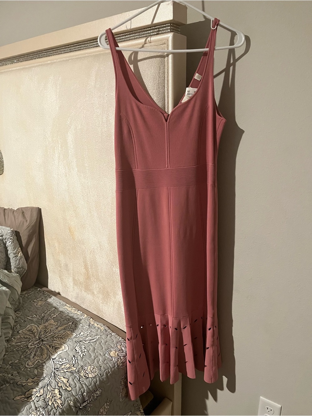 Sleeveless Rose Dust Midi Dress with V-Neck